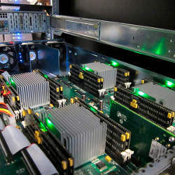 internals of the Moneta storage array
