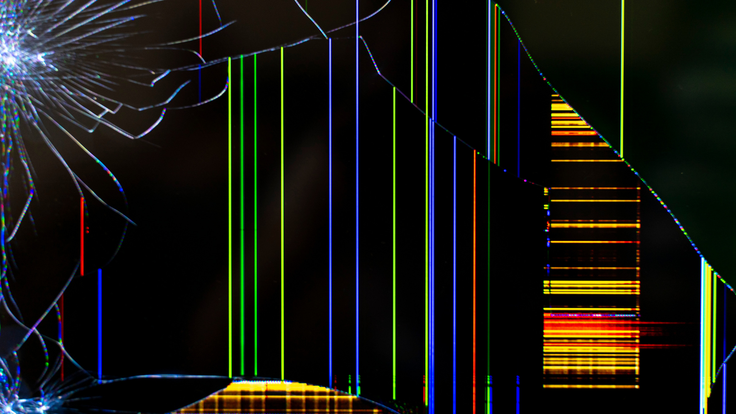 Credit: Shutterstock cracked display screen, illustration